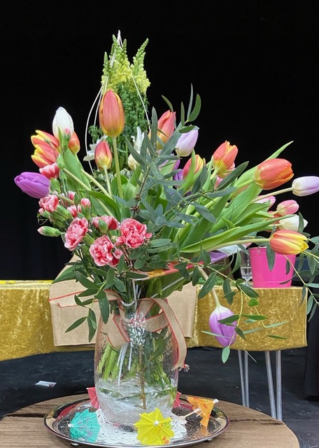 A vase of flowers