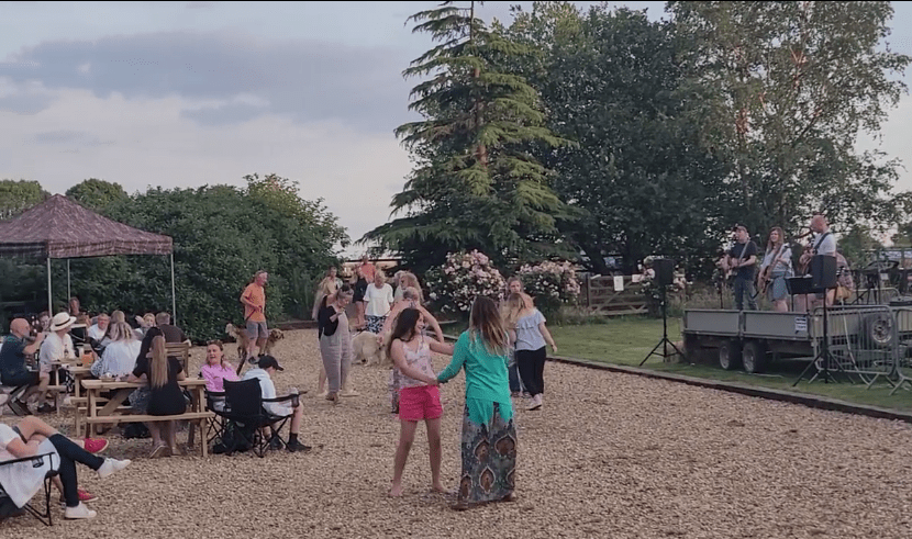 Munch n Music benches