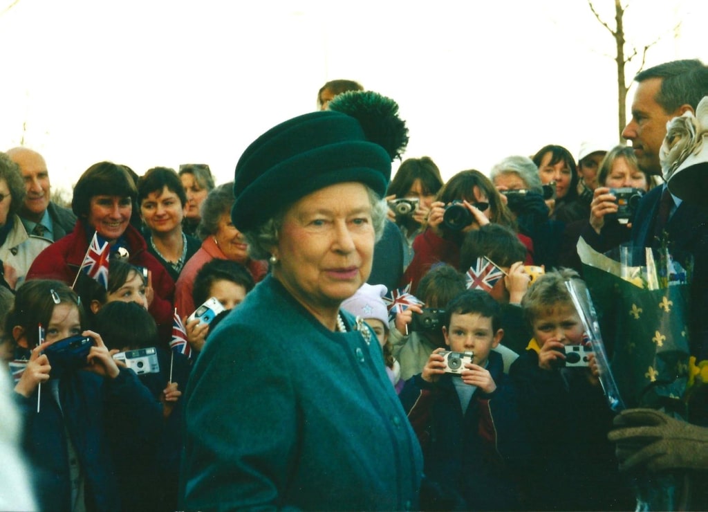 Picture of the Queen among a Wymondham croud